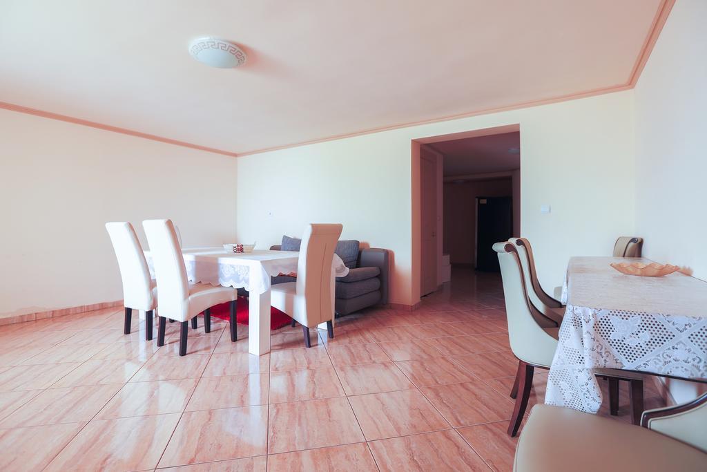Casa Iulia Hotel Haţeg Екстериор снимка