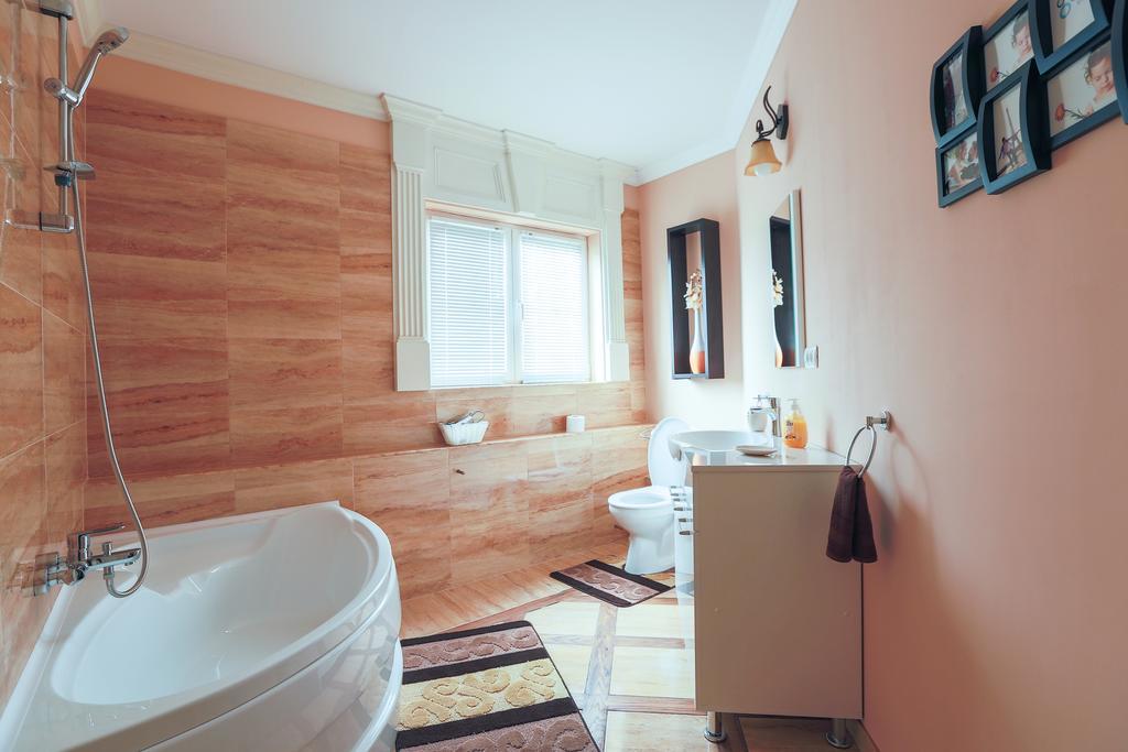 Casa Iulia Hotel Haţeg Стая снимка