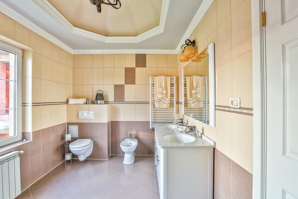 Casa Iulia Hotel Haţeg Екстериор снимка