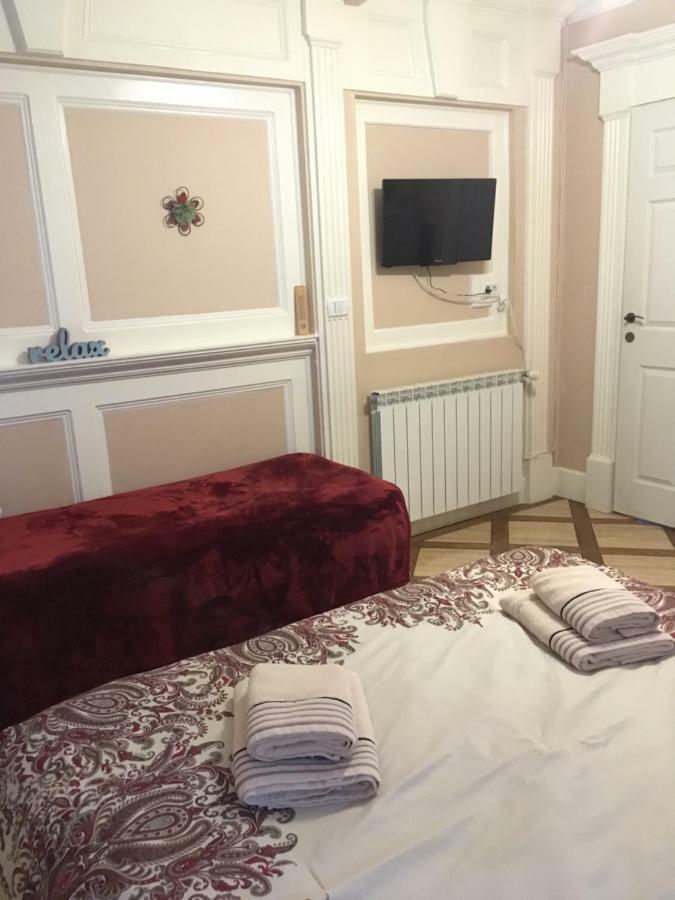 Casa Iulia Hotel Haţeg Екстериор снимка